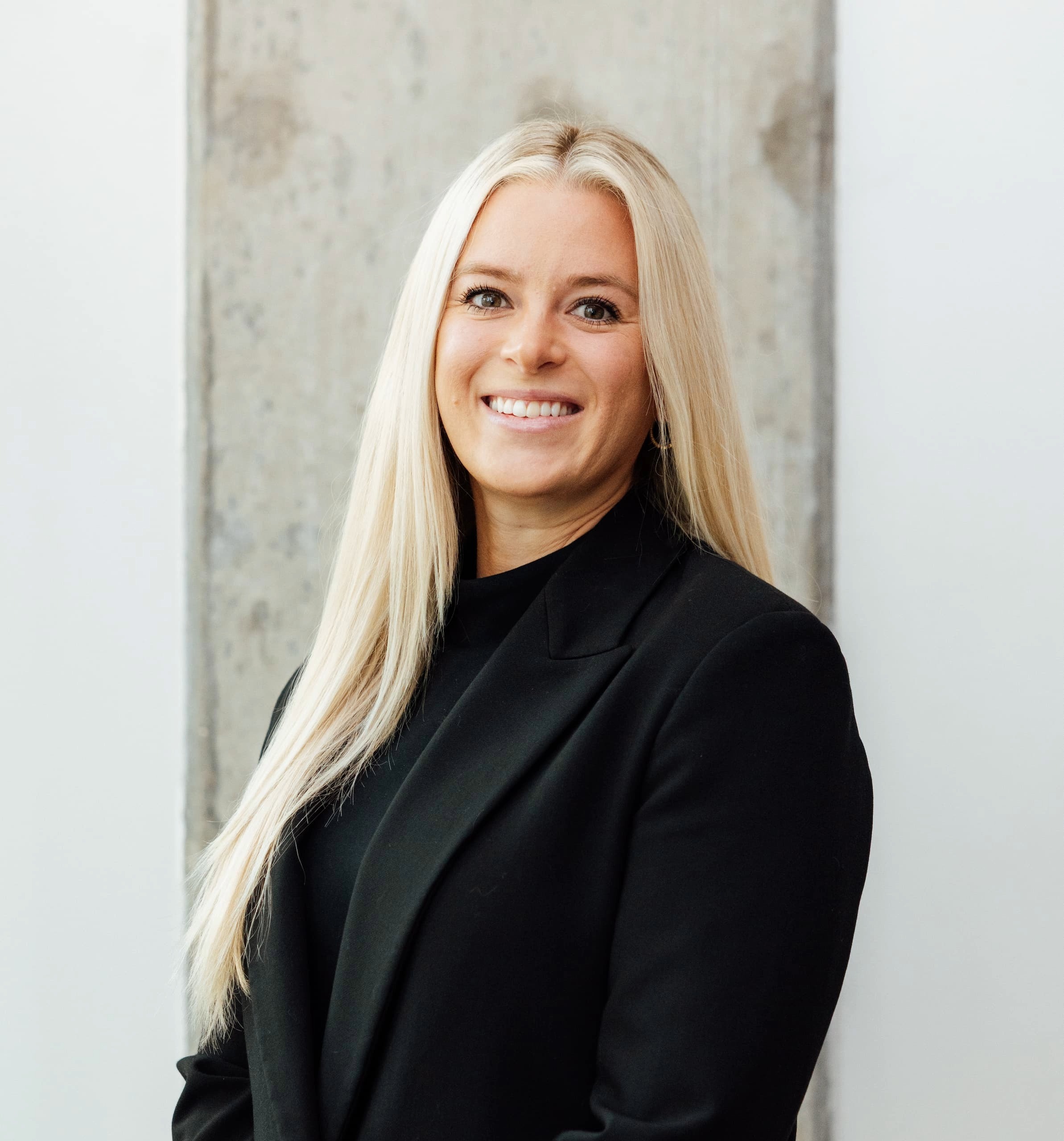 {alt=Elizabeth Wilson Headshot, height=2557, loading=lazy, max_height=2000, max_width=1866.249511145874, size_type=auto_custom_max, src=https://5713048.fs1.hubspotusercontent-na1.net/hubfs/5713048/Elizabeth%20Wilson%20Headshot.jpg, width=2386}